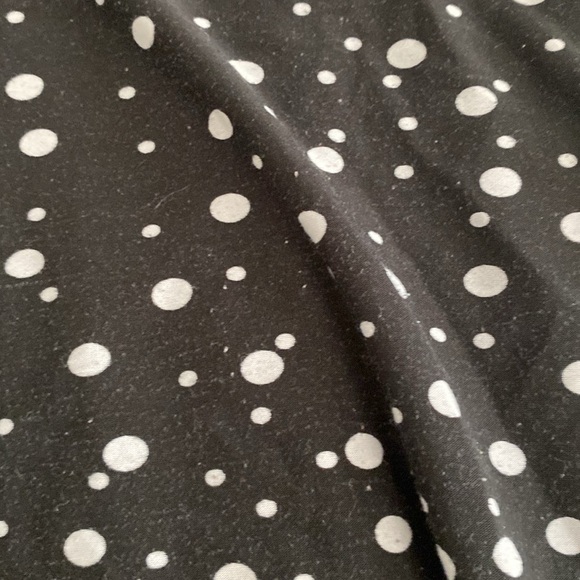 Black and gray polka dot sleeveless midi dress - Picture 9 of 17